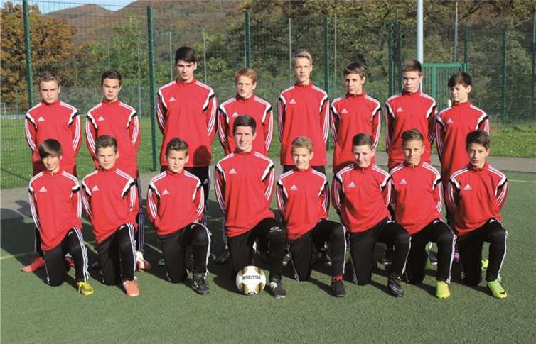 Lars Müller, Moritz Ackermann, Lorenz Sevenich, Richard Pörsch, Felix Nieskes, Sebastian Spitz, Finn Steiner, David Höfer (h.v.l.n.r.); Raphael Fröhlich, Jan Lellmann, Mauritz Ackermann, Jan Sonne, Tim Schilling, Dan Schmitt, Jakob Schink, Clemens Brachtendorf (v.v.l.n.r.); Es fehlt: Simon Port. privat