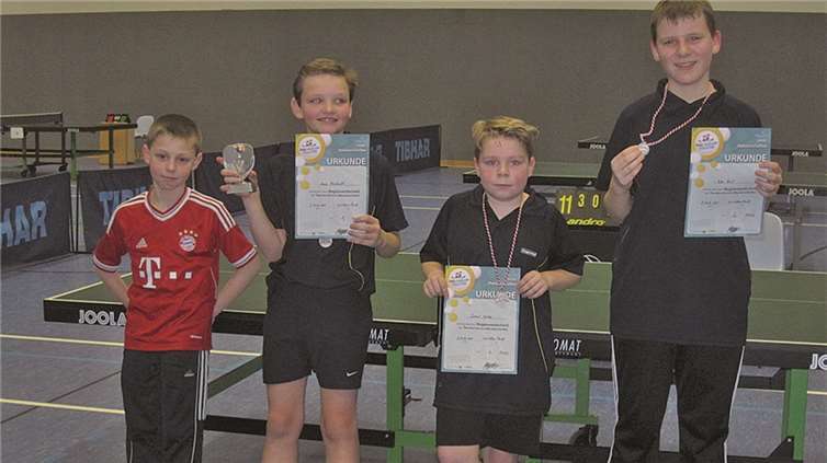 Lars Schönauer, Marc Renfordt, Simon Weber und Kai Krall bei der Siegerehrung (v.l.). privat