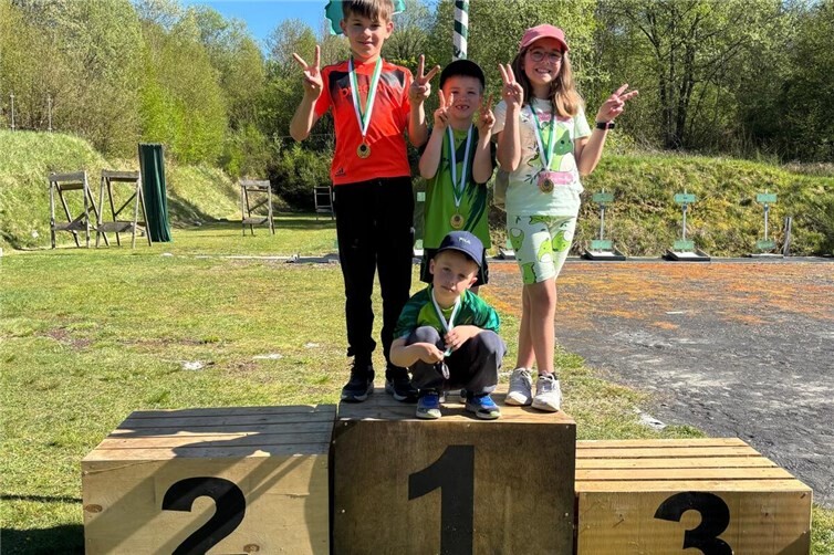 Laserkids+ SchülerJonas Schmidt, Adrian Dix, Maria Dietz,Vito Dix