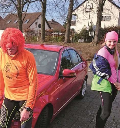 Laufen hin oder her - es war Karneval, da durfte man sich auch verkleiden!