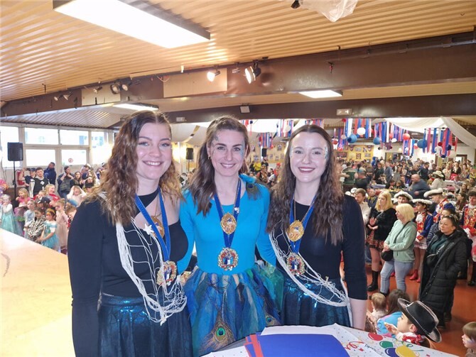 Laura Herter, Sofia Krämer und Isabell Jäger laden die Kids zur inderparty. Foto: KG Bad Breisig