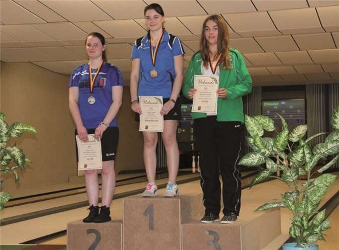Laura-Michelle Funk überzeugte mit persönlicher Bestleistung und Platz Drei im Einzel weibl. U18.