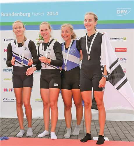 Laura Nitzsche (r.) gewann mit (v.l.) Lena Reuß, Katharina Lang (beide Koblenzer RC Rhenania) und Lena Olbrich (RV Erlangen) in einem spannenden Finish die Bronzemedaille.