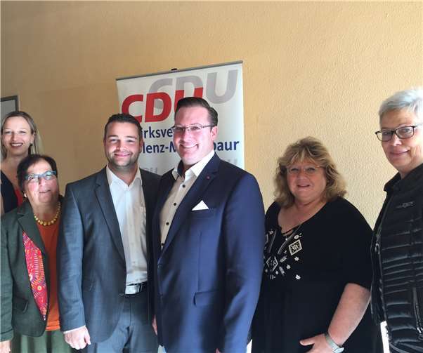 Laura Welling (v.li.n.re.), Christa Gügel, Torsten Welling, Gino Gilles, Claudia Blotzki und Helga Fürst. Foto: privat