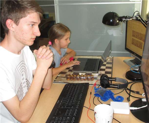 Laura und Timo Schröder gemeinsam gegen den Deutschen Meister.Foto: privat