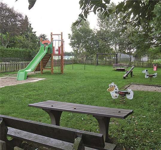 Laut Aussage der Gemeinde Swisttal sind die Spielgeräte auf dem Spielplatz „Zur Heide“alle in einem sehr guten Zustand.Gemeinde Swisttal