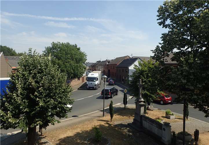 Laut dem Aktionsplan fahren aktuell ca. 3,3 Mio. Fahrzeuge pro Jahr durch Miel, das sind tägliche fast 10.000 Autos.Foto: privat