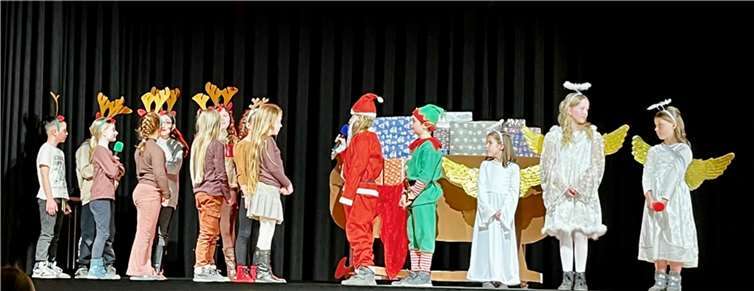 Laute Zugaberufe der Kinder unterstrichen die Freude an den einzelnen Beiträgen. Quelle: GS Polch