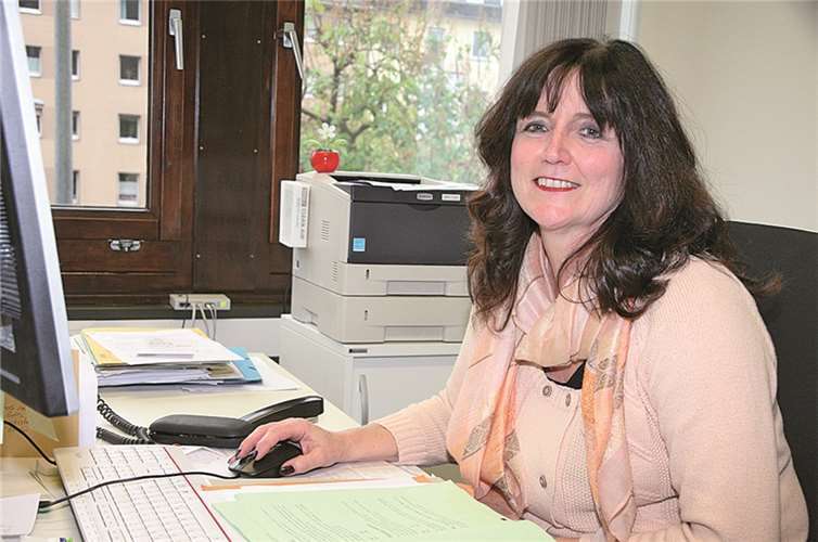 Lea Bales ist die Projektverantwortliche `Familienfreundlicher Landkreis` im Kreishaus und resümierte dem Kreistag die Arbeiten und Erfolge der vergangenen zehn Jahre sowie die künftigen Schwerpunkte. WEC