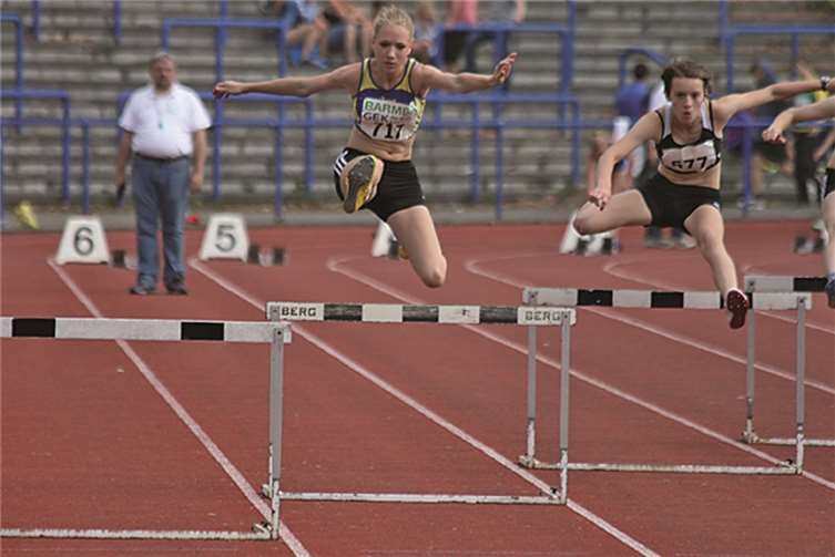 Lea Hens (l.) hat sich für das Landesjugendsportfest qualifiziert. privat
