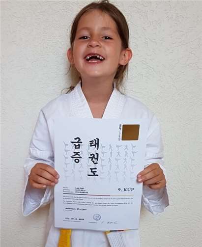 Lea K. wurde Prüfungsbeste. privat