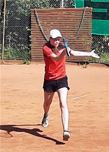 Lea Klein (U15 Mädchen) entschied den Tiebreak im 3. Satz mit 10:6 für sich. Foto: Gerd Stoffel