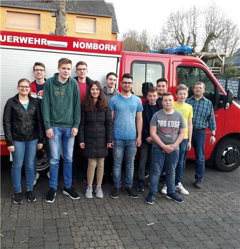 Lea Minnig (5.v.l.) vertritt künftig als Jugendsprecherin die Belange der Jugendfeuerwehren in der Verbandsgemeinde Montabaur. Als ihre Stellvertreter wurden Philipp Nauroth (3.v.l.) und Jannik Biebricher (6.v.r.) gewählt. Die bisherige Jugendsprecherin, Katharina Rörig (l.), stellte sich nicht mehr zur Wahl.Foto: privat