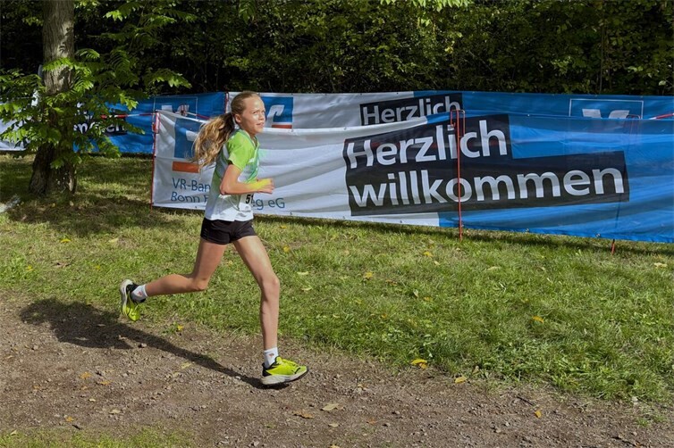 Leah Sebastian vom LAV 23 während des Rennens über 1950 Meter