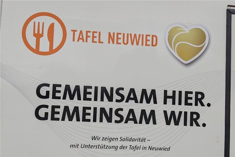 Lebensmittelspendenaktion am neuen Standort der Neuwieder Tafel in Neuwied