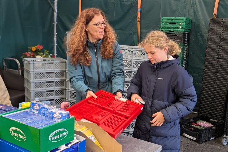 Lebensmittelspenderinnen bei der Neuwieder Tafel