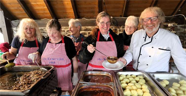 Leckere Speisen wurden beim Erntedankfest serviert.  Foto: privat