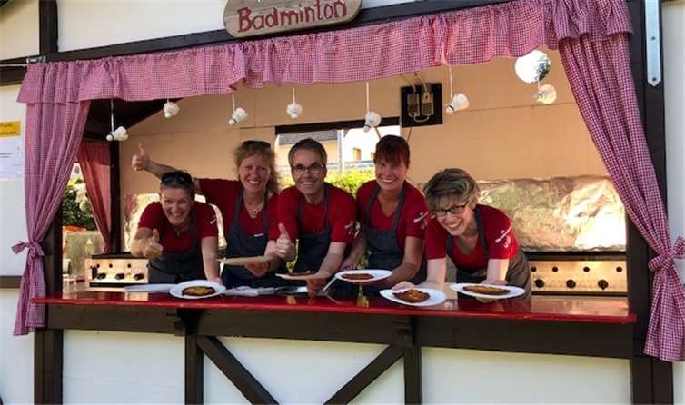 Leckeren Reibekuchen gab es bei den Badmintonspielern des SV Rheinbreitbach. Foto: privat