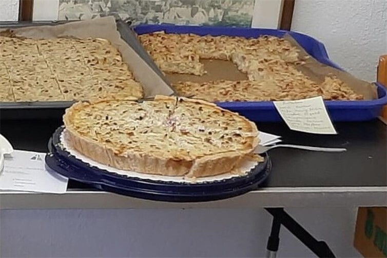 Leckerer Zwiebelkuchen in reicher Auswahl