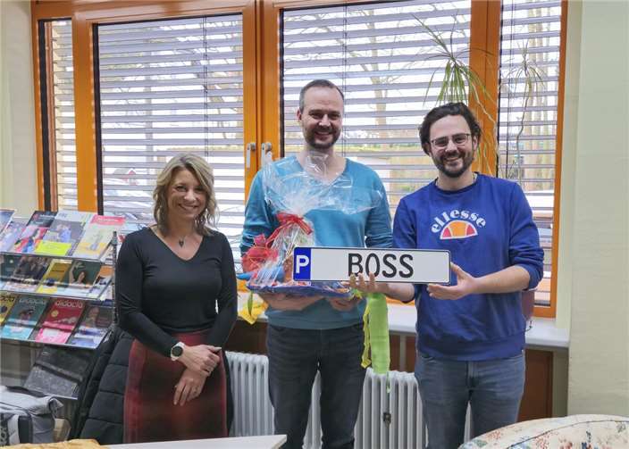 Lehrer Benjamin Osswald und Referendar Jonas German wurden verabschiedet.  Foto: GS Polch