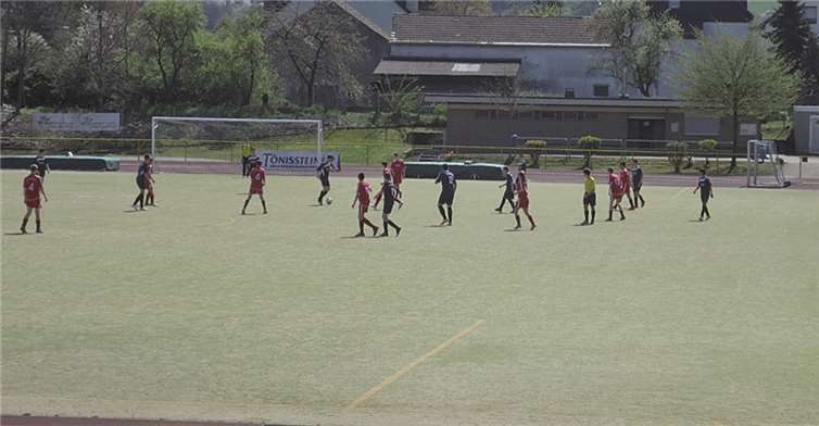 Lehrgeld zahlten die Breisiger Jugendlichen in der ersten Halbzeit. privat