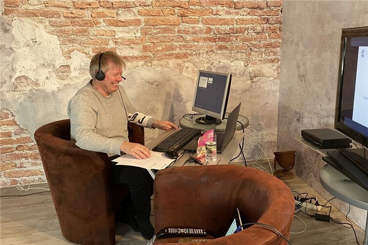 Leicht verständlich vermittelten David Schnöger und Ralph Seeger online die teilweise schwierigen Inhalte.