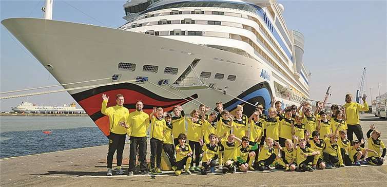 Leinen los für die BVB-Fußballschule auf der AIDA. BVB & AIDA