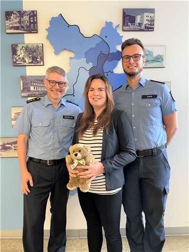 Leiter der Polizeidirektion Koblenz, Polizeidirektor Björn Neureuter, und die Initiatoren des Projektes. Foto: Polizeipräsidium Koblenz