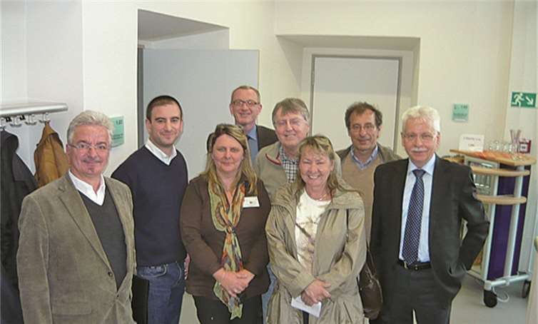 Leiterin Marion Surrey führte die SPD-Kreistagsmitglieder durch das Mehrgenerationenhaus und gab Einblicke in die Arbeit. privat