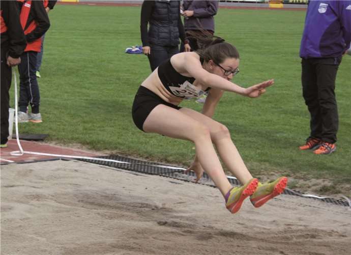 Lena Brunnhübner beim Weitsprung.privat