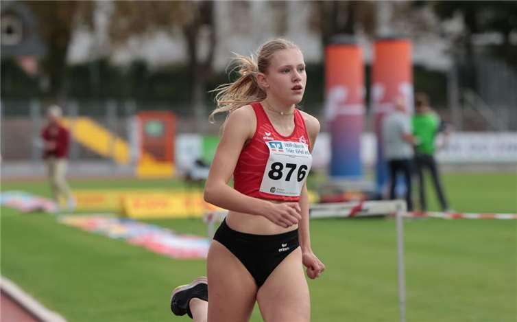 Lena Eichhorn meldet sich zurück in der deutschen U18-Spitze. Mit ihrer in Trier aufgestellten Bestleistung von 2:10,54 Minuten ist sie in der DLV-Jahresbestenliste die Siebtbeste in ihrer Altersklasse.  Foto: Jan Engelhardt