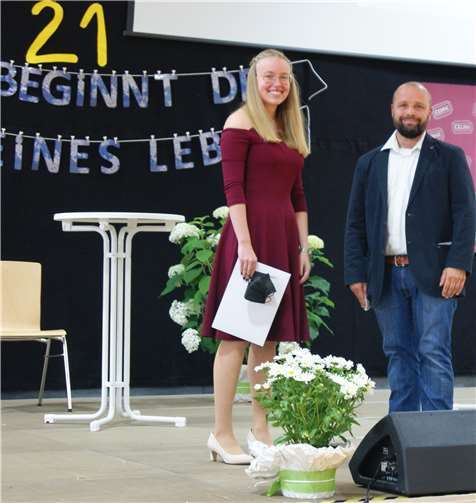 Lena Helfen aus Greimersburg war die Beste in der Fachrichtung Gesundheit und Soziales. Ebenso wurde sie für ihre vorbildliche Haltung in der Schulgemeinschaft geehrt.