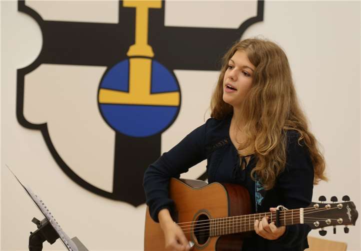 Lena Huckemann sorgte für die musikalische Einstimmung auf den Festakt.