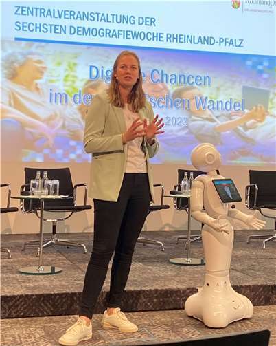 Lena Rasch mit Pepper. Foto: Alena Mezler