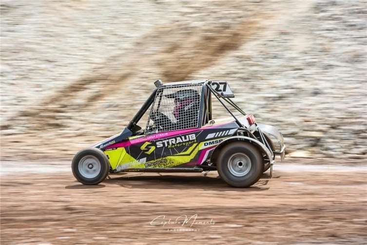 Lena Straub in ihrem Cross-Buggy.  Foto: Capture Moments 