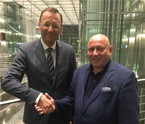 Leo Biewer (re.) traf Josef Oster MdB in Berlin. privat