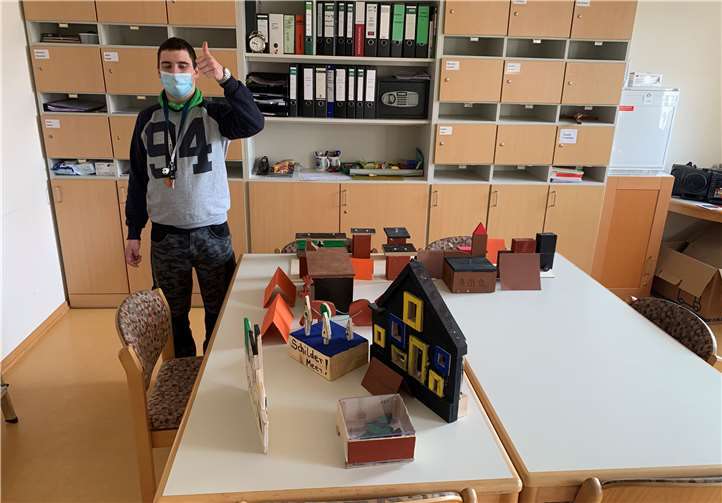 Leo konnte in der Coronapandemie leider kein Berufspraktikum machen.