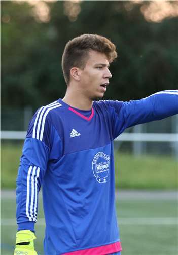 Leon Schmitt wird in der Saison 2020/2021 gemeinsam mit Niklas Kremer das Torhütergespann der Oberligamannschaft der Eisbachtaler Sportfreunde bilden.