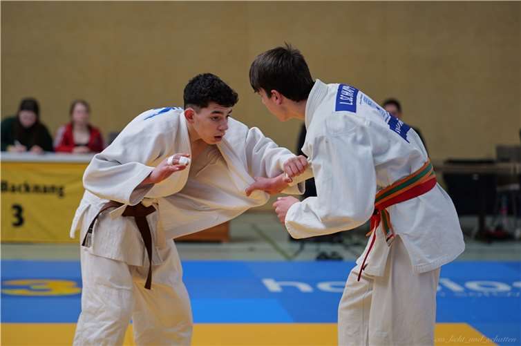 Zwei Judoka treten beim Bundessichtungsturnier in Backnang an Leon Schnapp zeigte sein Können.