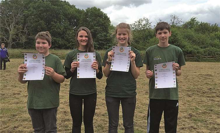 Leon Unzen (v.l.), Lisa Schneiders, Anna-Lena Welz und Jakob Berg waren bei den Bezirksmeisterschaften in Konz erfolgreich. privat