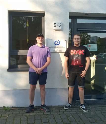 Leon (li.) und Oliver, die beiden neuen Auszubildenden.Foto: privat