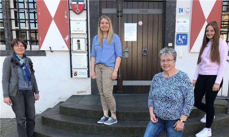 Leoni Berger ist neue Standortverantwortliche der Familienbildungsstätte/Haus der Familie Linz: das Team der FBS Linz, (v.l.n.r.) Christiane Guth, Leoni Berger, Sabine Sartor und Sarah Conée. Foto: Familienbildungsstätte Linz