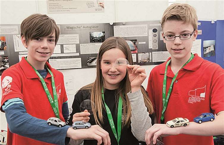 Leoni Krämer, Florian Nebenführ und Johannes Papendieck freuen sich über ihren zweiten Platz. privat