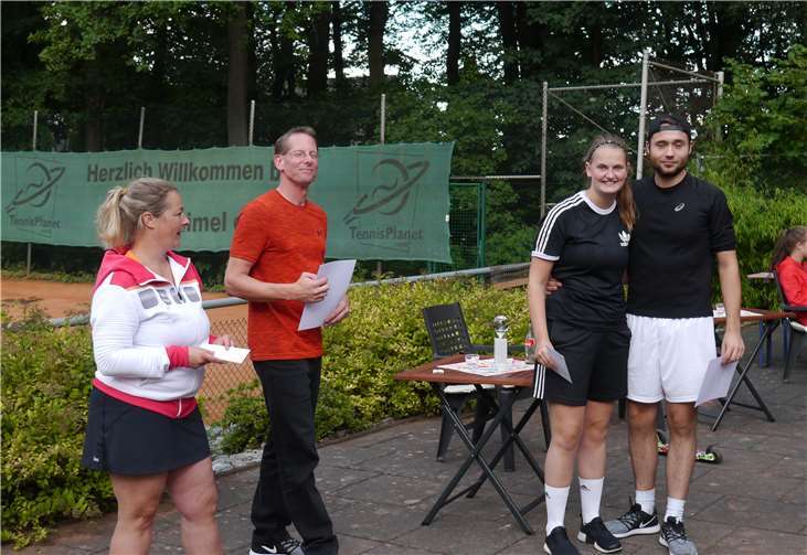 Leonie Heinen und Lennart Neitzert bildeten das Team „Babolat“.