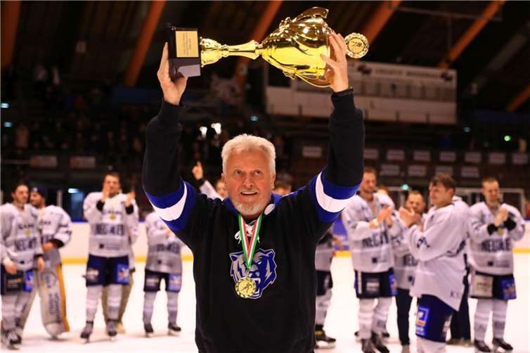 Leos Sulak kehrt aus seinem Eishockey-Ruhestand zurück hinter die Bande der Bären.  Foto: EHC Neuwied