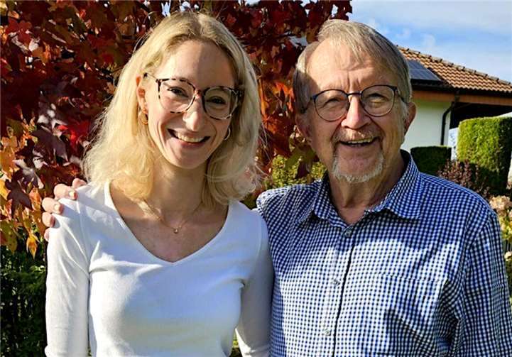 Lesen Texte zum Herbst in der KuKa Weis, Josephine Ehscheidt und Rainer Neuendorff.  Foto: Rainer Neuendorff
