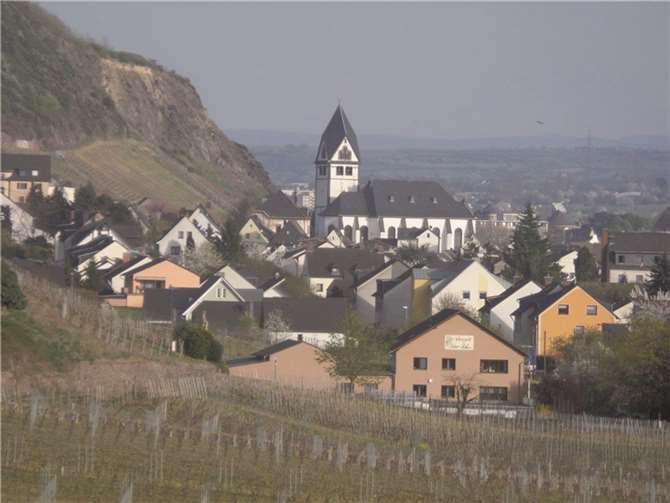 Leutesdorf lädt zum traditionellen Emmausgang ein.