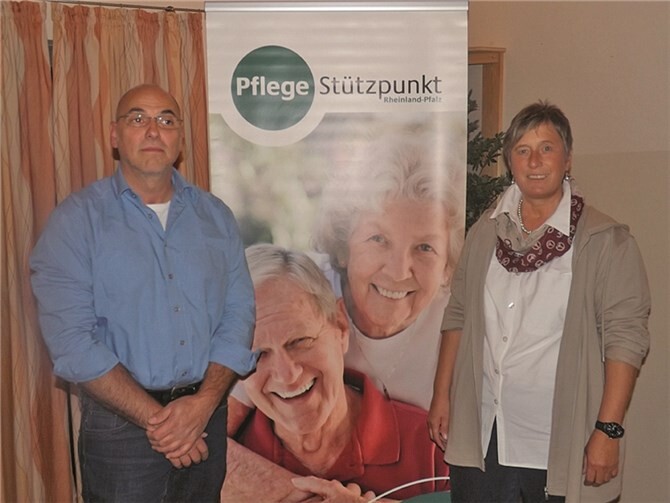 Liane Seemann und Dieter Germscheid vom Pflegestützpunkt Bad Breisig-Brohltal führen jeden Monat im Alten Bahnhof Kempenich eine Sprechstunde durch. Bruno Jaeger