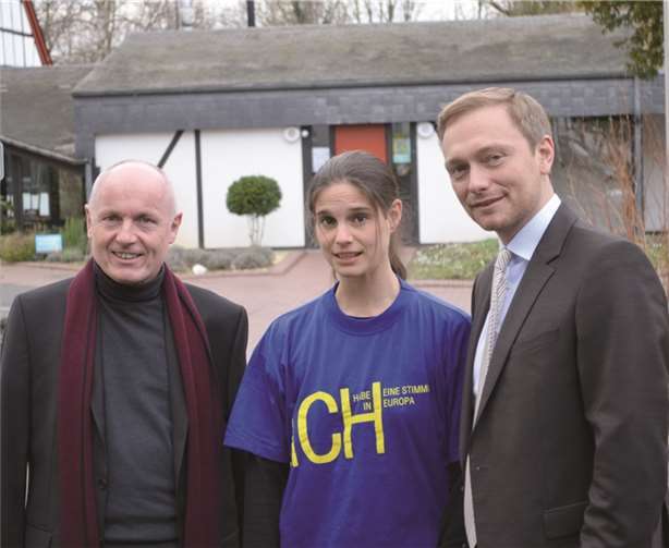 Liberale werben für die Europawahl (v.li.n.re.): Ulrich van Bebber, Christina Steinheuer und Christian Lindner. privat