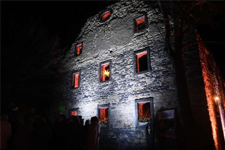 Lichtkünstler Peter Baur aus Polch illuminierte den beeindruckenden Florinshof.